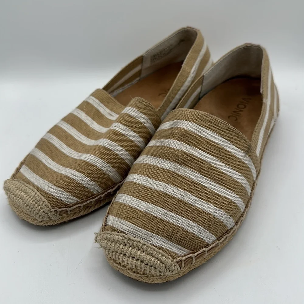 Vionic Valeri tan and white striped espadrille flats, size 6.5
